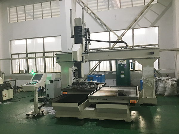 五軸數(shù)控加工中心在汽車模具加工領(lǐng)域的優(yōu)勢，您知道嗎？